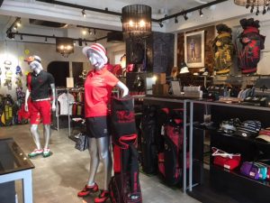 ハリレラハウス1F　Witz19・99横浜山下公園店